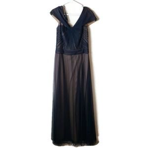 Tadashi Shoji Women's Black Portrait Neckline Pleated Sheer Mesh Gown Size 10